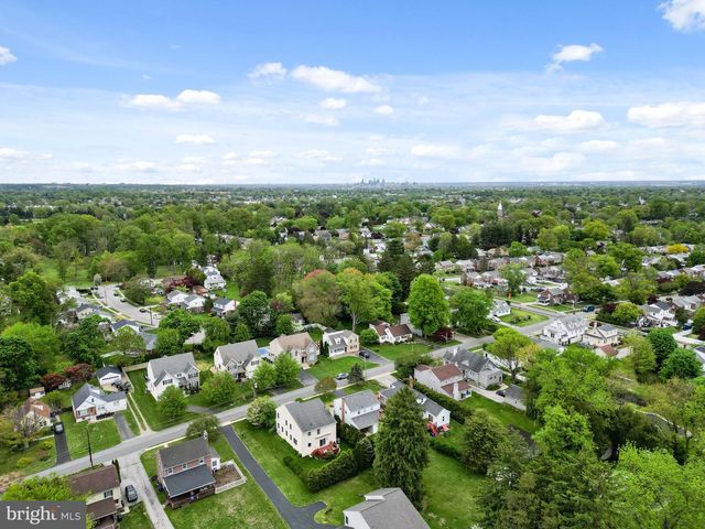 553 ROYAL AVE, Havertown, PA 19083