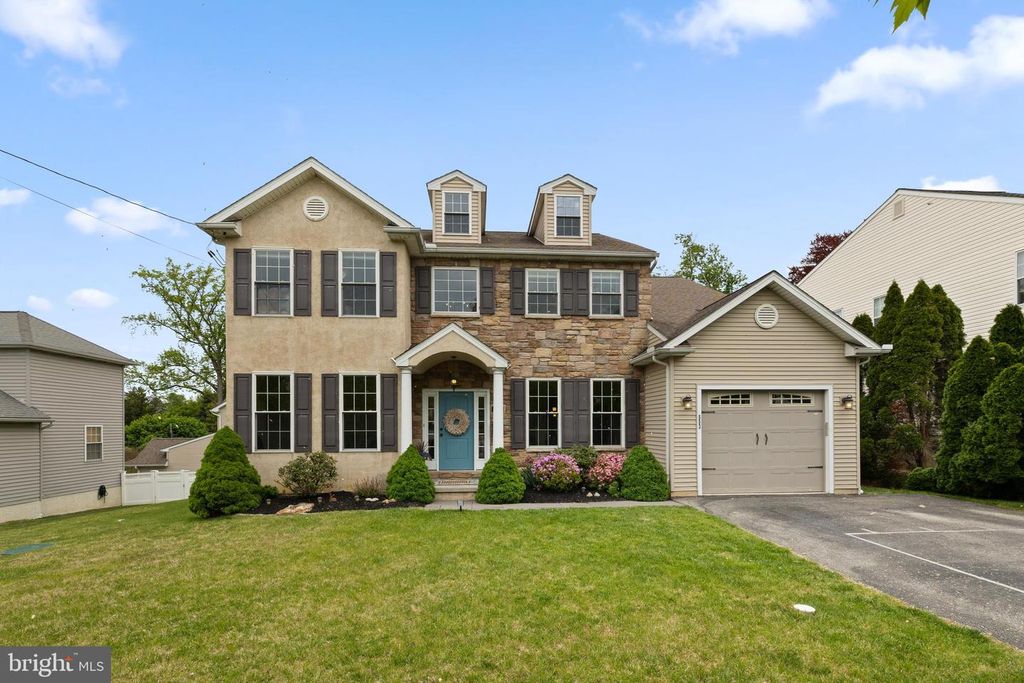 553 ROYAL AVE, Havertown, PA 19083