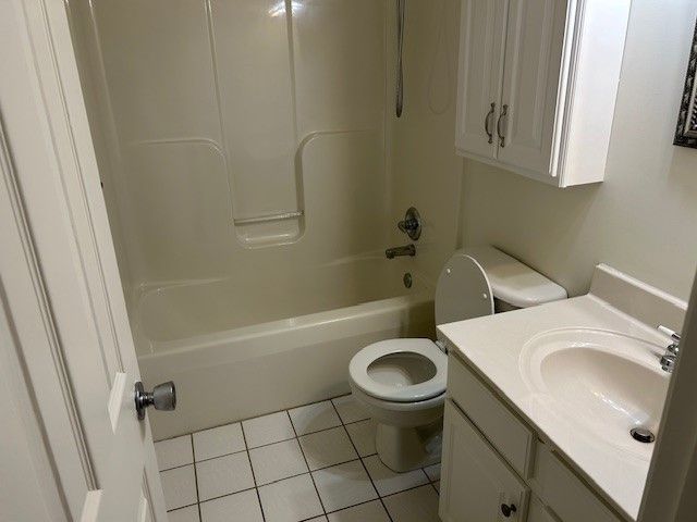 926 Doe Run Ct, Adams, TN 37010