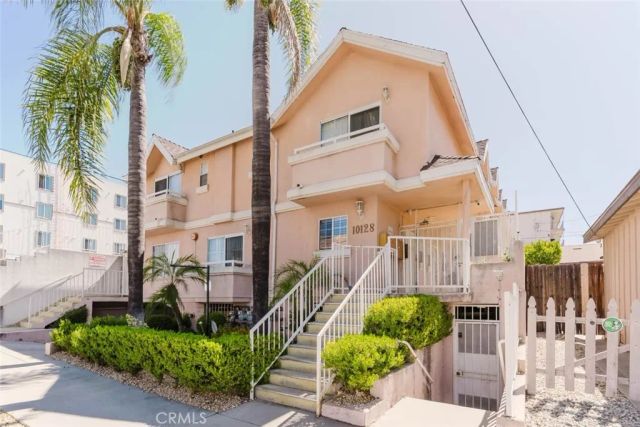 10128 Hillhaven Avenue 101, Tujunga, CA 91042