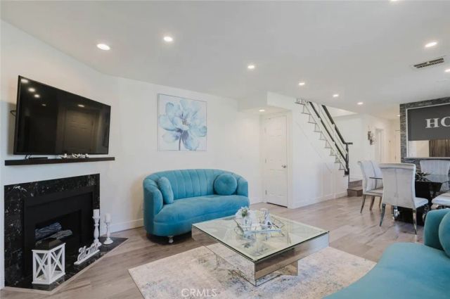 10128 Hillhaven Avenue 101, Tujunga, CA 91042