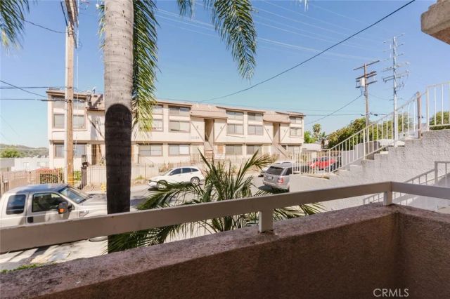 10128 Hillhaven Avenue 101, Tujunga, CA 91042