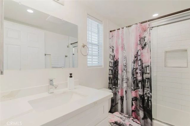 10128 Hillhaven Avenue 101, Tujunga, CA 91042