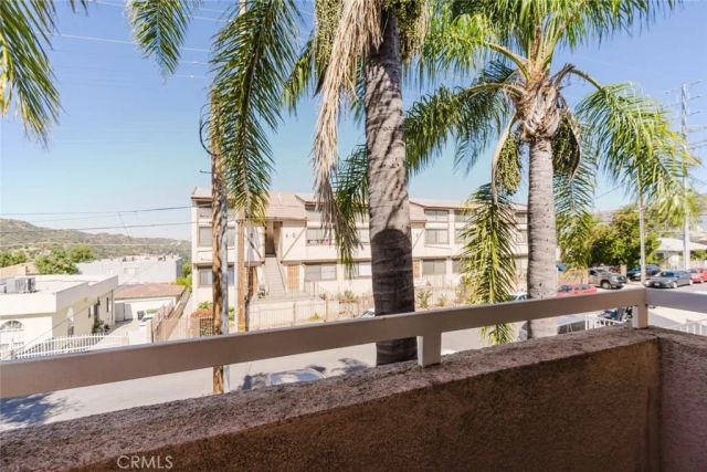 10128 Hillhaven Avenue 101, Tujunga, CA 91042