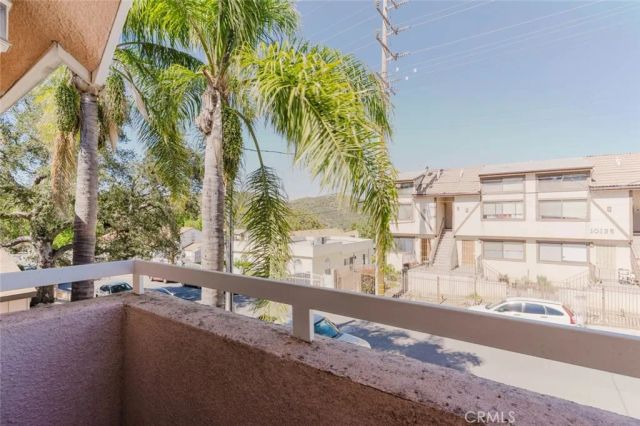 10128 Hillhaven Avenue 101, Tujunga, CA 91042