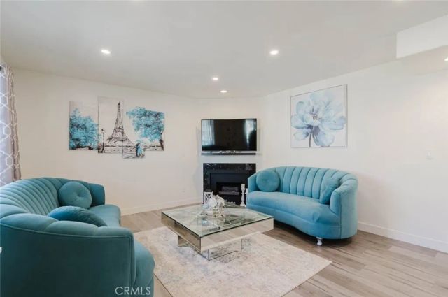 10128 Hillhaven Avenue 101, Tujunga, CA 91042