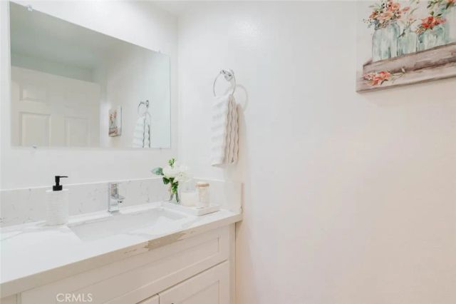 10128 Hillhaven Avenue 101, Tujunga, CA 91042
