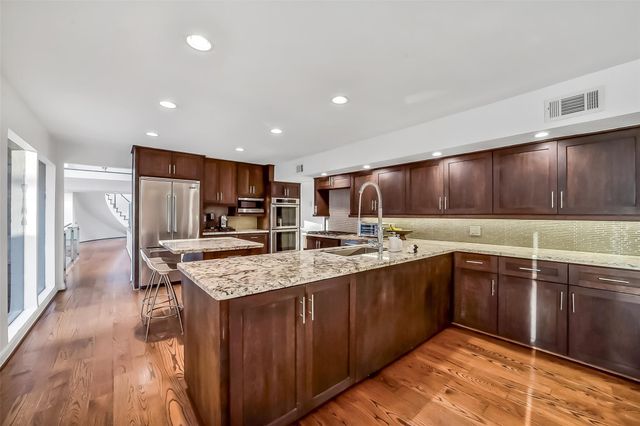 5107 Contour Place, Houston, TX 77096