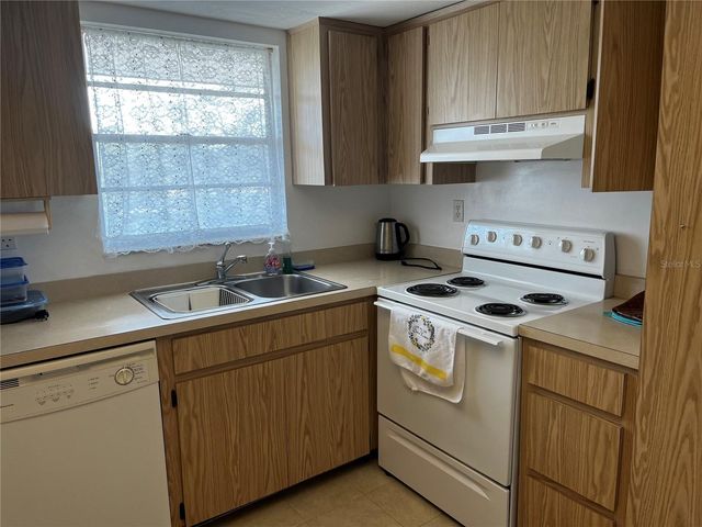 9815 47TH AVENUE N 303, St Petersburg, FL 33708