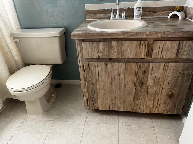 9815 47TH AVENUE N 303, St Petersburg, FL 33708