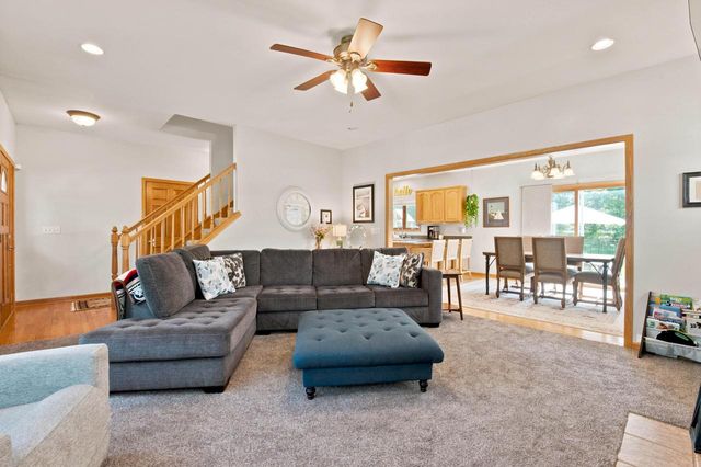 6732 S Yale DRIVE, Franklin, WI 53132