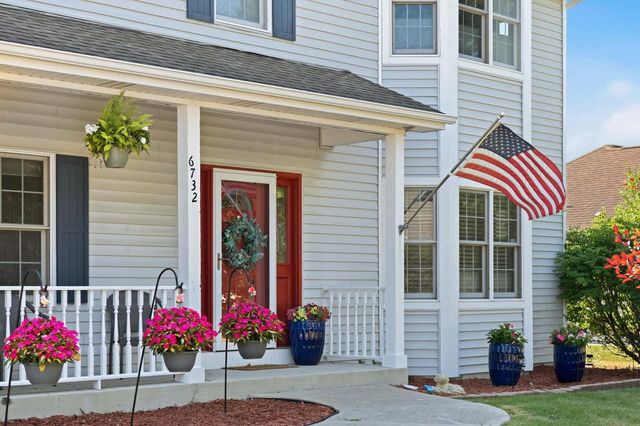 6732 S Yale DRIVE, Franklin, WI 53132