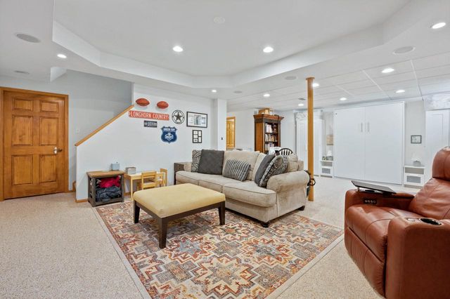6732 S Yale DRIVE, Franklin, WI 53132