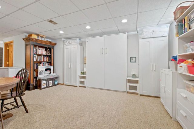 6732 S Yale DRIVE, Franklin, WI 53132