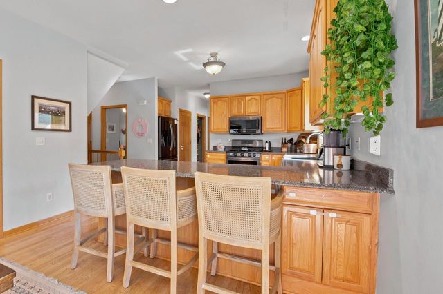 6732 S Yale DRIVE, Franklin, WI 53132