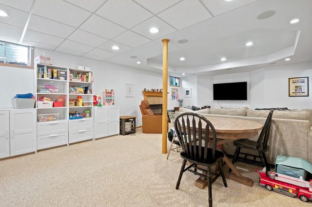 6732 S Yale DRIVE, Franklin, WI 53132