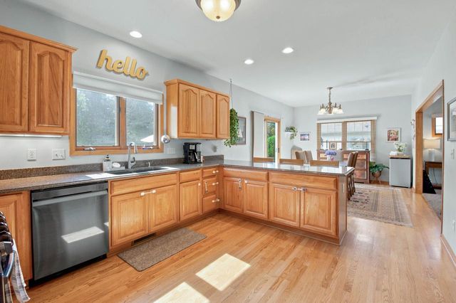 6732 S Yale DRIVE, Franklin, WI 53132