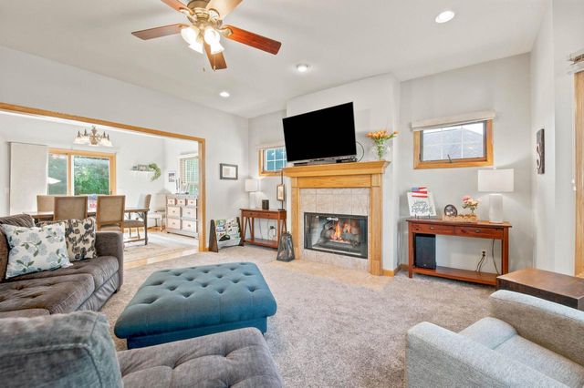 6732 S Yale DRIVE, Franklin, WI 53132
