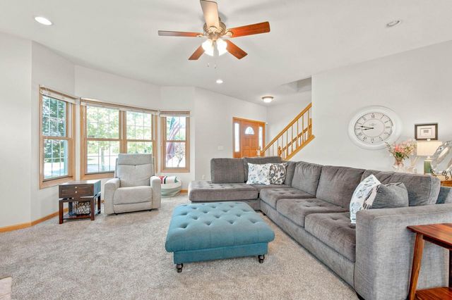6732 S Yale DRIVE, Franklin, WI 53132