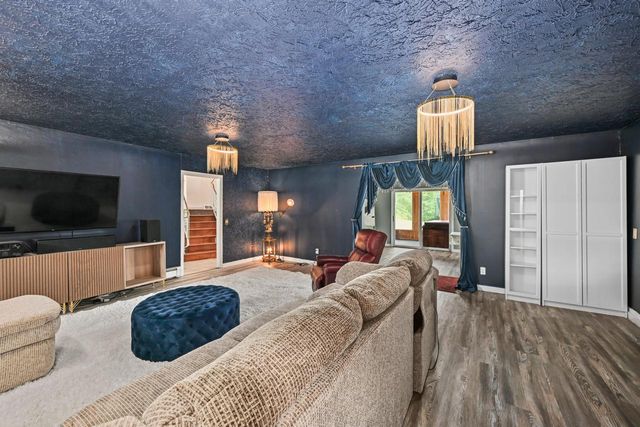 N113W13099 Crestview DRIVE, Germantown, WI 53022