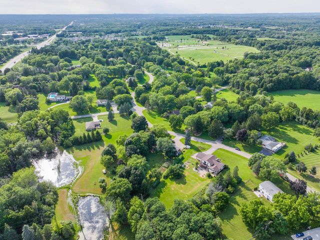 N113W13099 Crestview DRIVE, Germantown, WI 53022