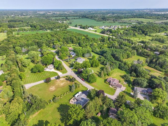 N113W13099 Crestview DRIVE, Germantown, WI 53022