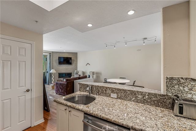 16940 Chatsworth Street 211, Granada Hills, CA 91344