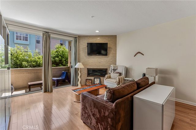 16940 Chatsworth Street 211, Granada Hills, CA 91344