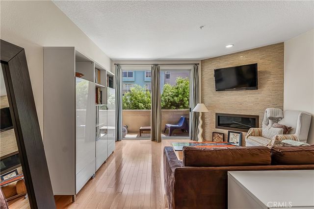 16940 Chatsworth Street 211, Granada Hills, CA 91344