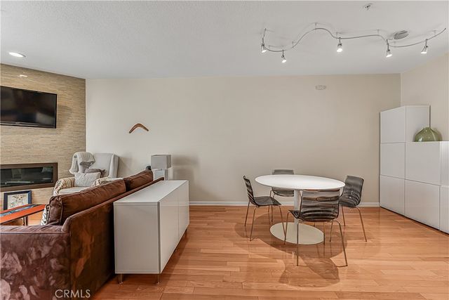 16940 Chatsworth Street 211, Granada Hills, CA 91344