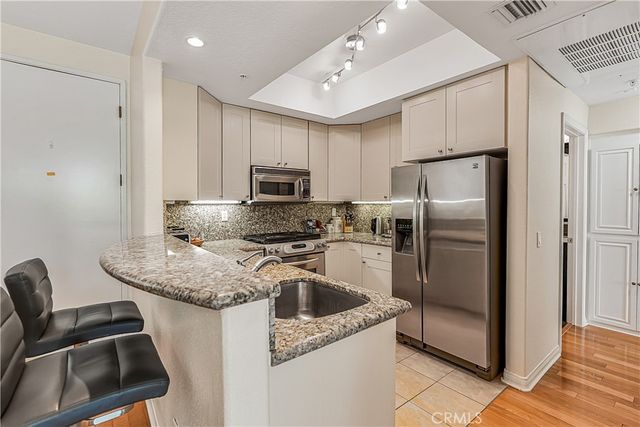 16940 Chatsworth Street 211, Granada Hills, CA 91344