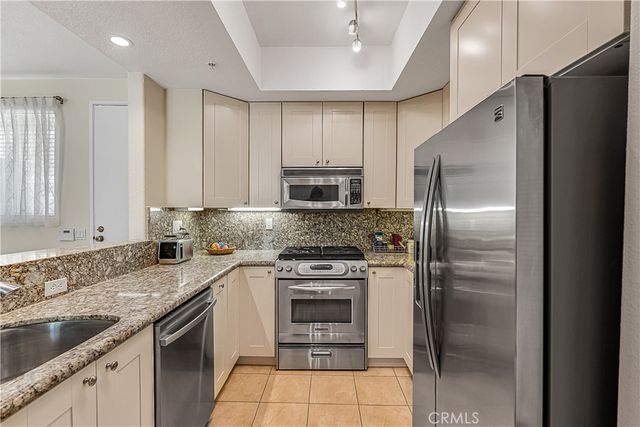 16940 Chatsworth Street 211, Granada Hills, CA 91344