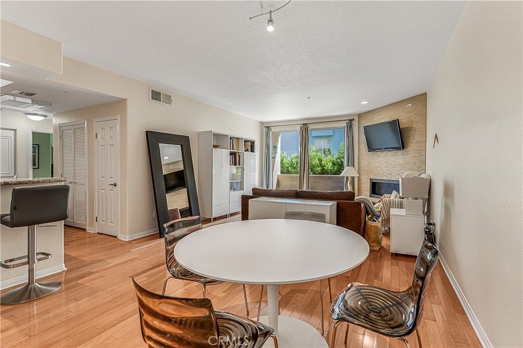 16940 Chatsworth Street 211, Granada Hills, CA 91344