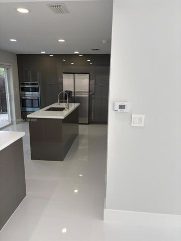 10225 NW 57th Ter 10225, Doral, FL 33178