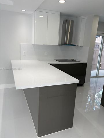 10225 NW 57th Ter 10225, Doral, FL 33178