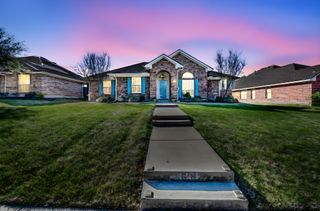 1301 Tad Street, Ennis, TX 75119