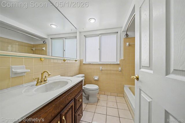 14188 Ramblewood Street, Livonia, MI 48154