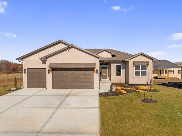 8996 Shady Bend Road, Lenexa, KS 66227