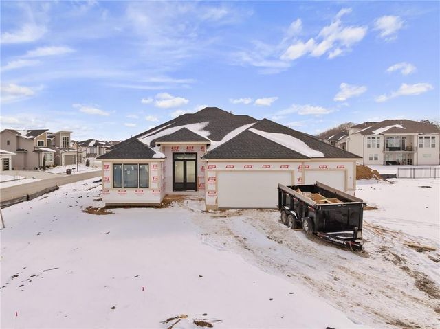 8996 Shady Bend Road, Lenexa, KS 66227