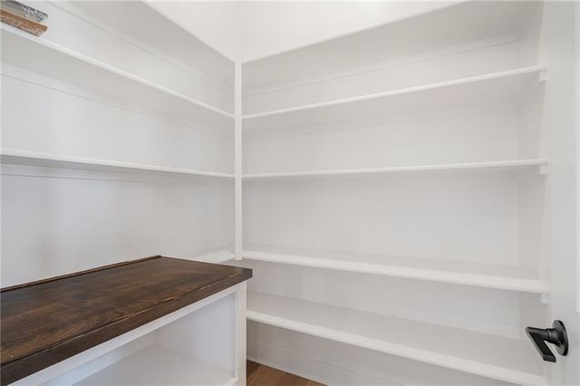 8996 Shady Bend Road, Lenexa, KS 66227