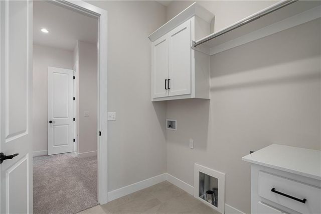 8996 Shady Bend Road, Lenexa, KS 66227