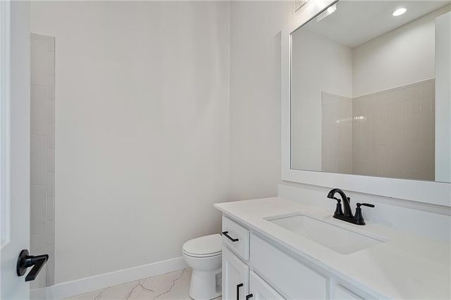 8996 Shady Bend Road, Lenexa, KS 66227