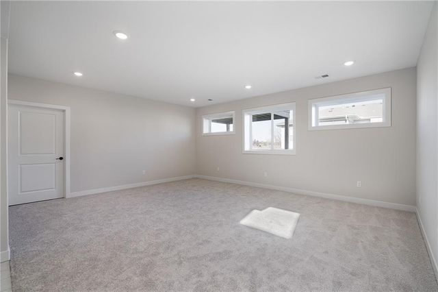 8996 Shady Bend Road, Lenexa, KS 66227