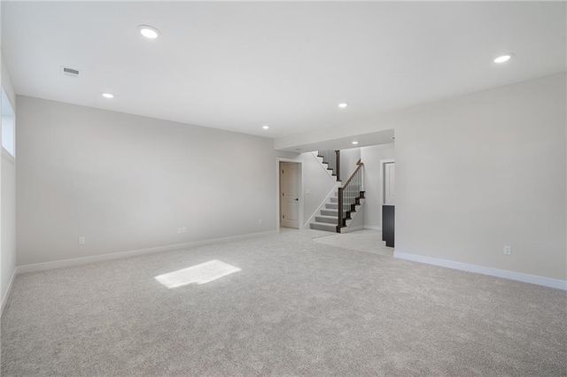 8996 Shady Bend Road, Lenexa, KS 66227