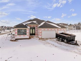 8996 Shady Bend Road, Lenexa, KS 66227