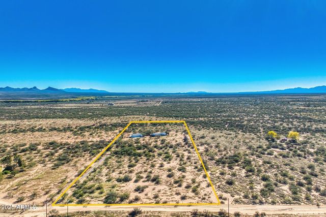 8680 E Mustang Trail, Hereford, AZ 85615