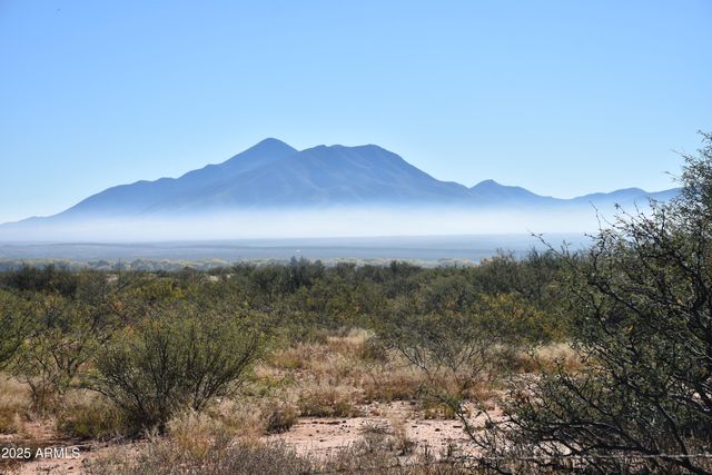 8680 E Mustang Trail, Hereford, AZ 85615