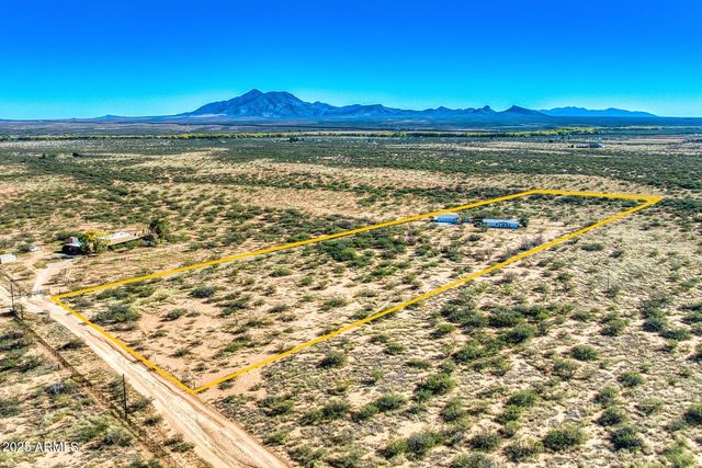8680 E Mustang Trail, Hereford, AZ 85615
