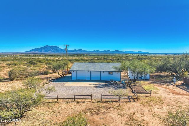 8680 E Mustang Trail, Hereford, AZ 85615