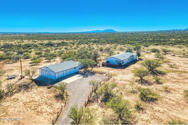 8680 E Mustang Trail, Hereford, AZ 85615